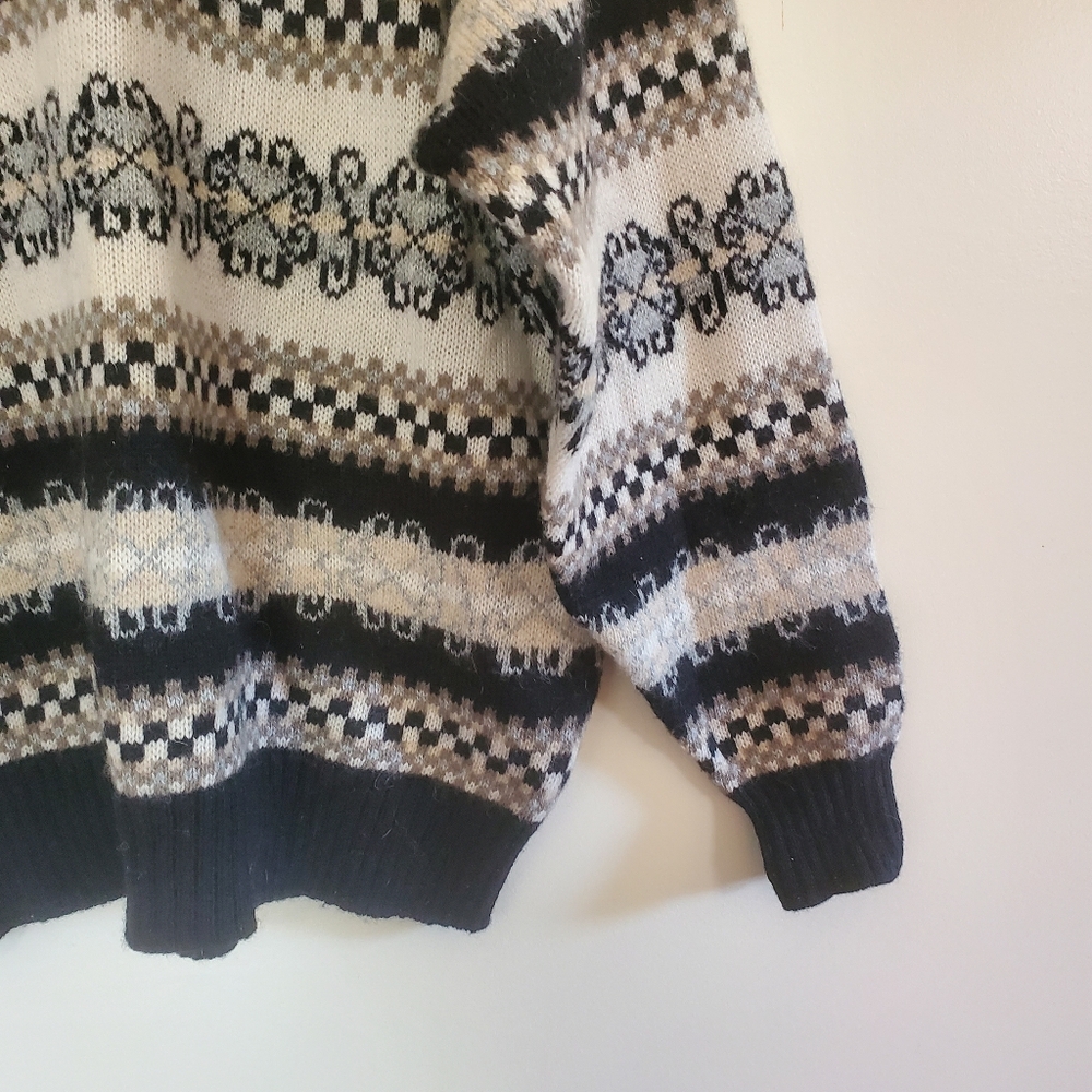 SKYR Classic Crewneck Sweater in Black and Cream - Picture 5 of 7